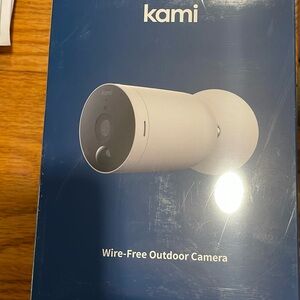 Kami wire free outdoor camera-NIB